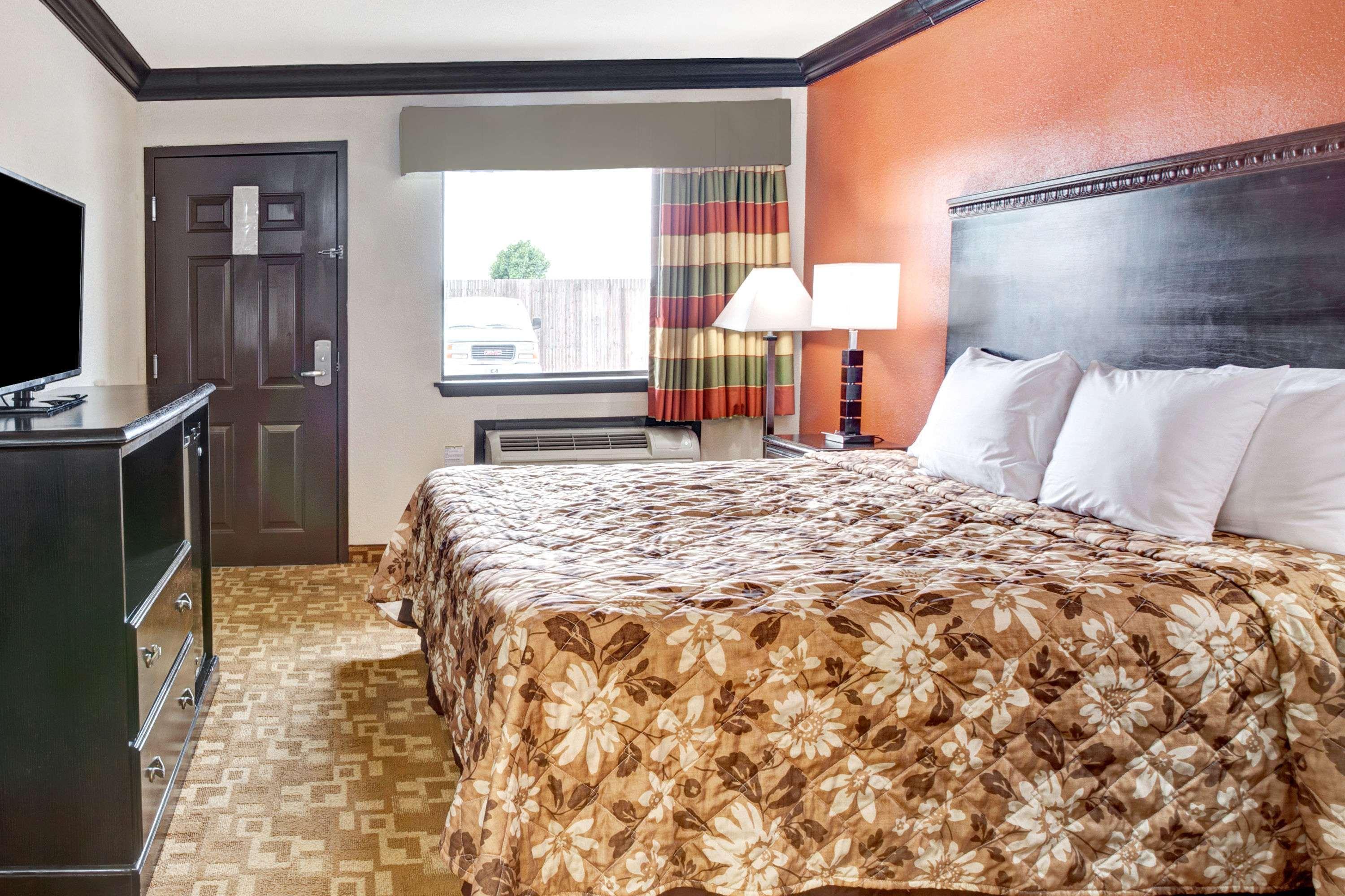 Days Inn By Wyndham Oklahoma City/Moore Εξωτερικό φωτογραφία