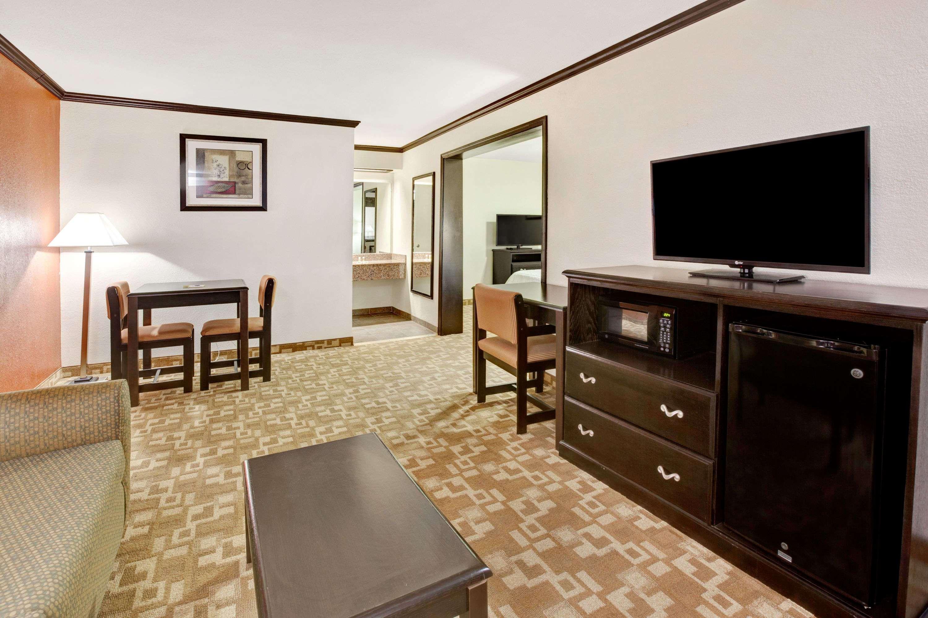 Days Inn By Wyndham Oklahoma City/Moore Εξωτερικό φωτογραφία