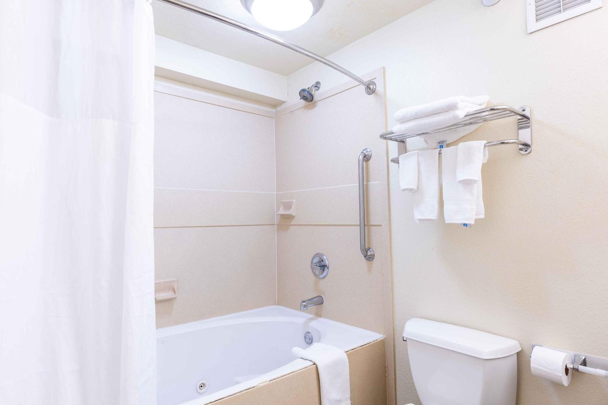 Days Inn By Wyndham Oklahoma City/Moore Εξωτερικό φωτογραφία