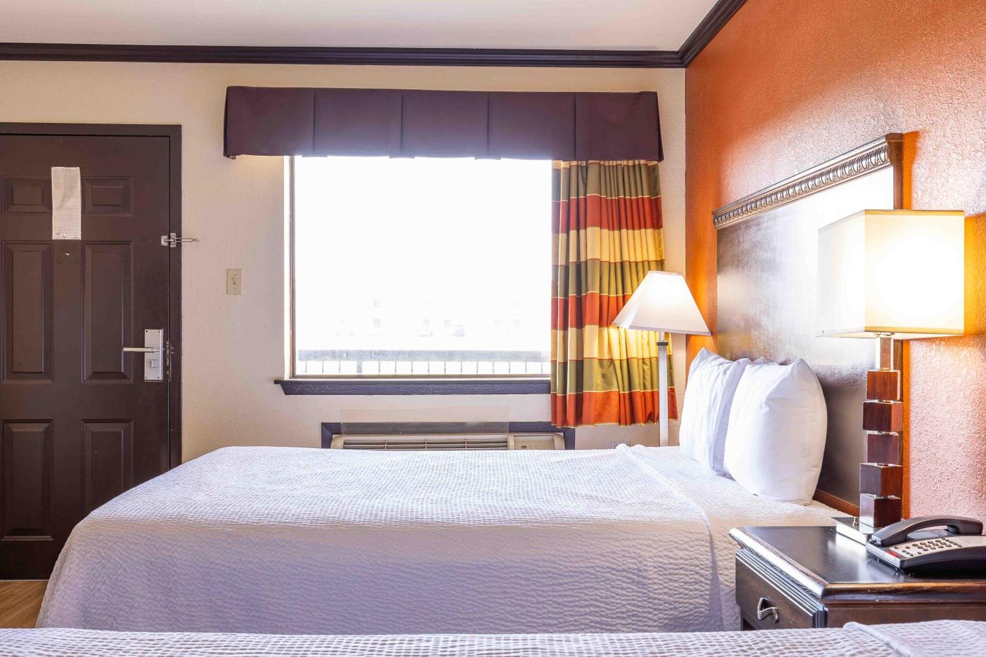 Days Inn By Wyndham Oklahoma City/Moore Εξωτερικό φωτογραφία